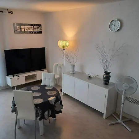 A 150m Des Plages Apartment